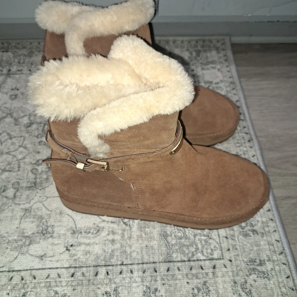 Michael Kors Tan Fur-Lined Winter Boots - Picture 2 of 5